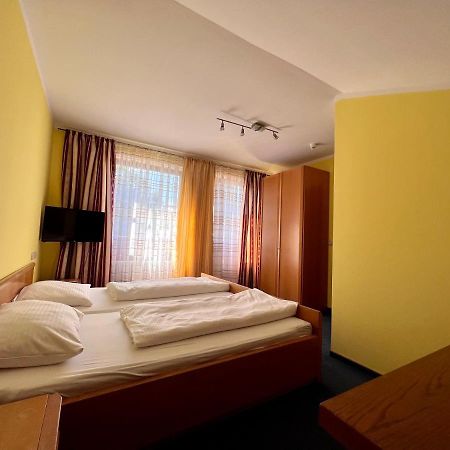 Donauwörth Hotel-Gasthof Deutschmeister מראה חיצוני תמונה