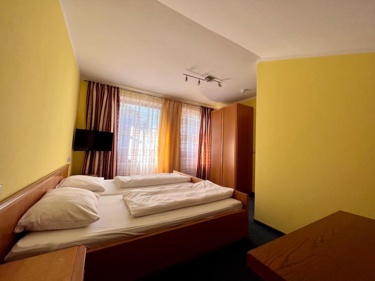 Donauwörth Hotel-Gasthof Deutschmeister מראה חיצוני תמונה