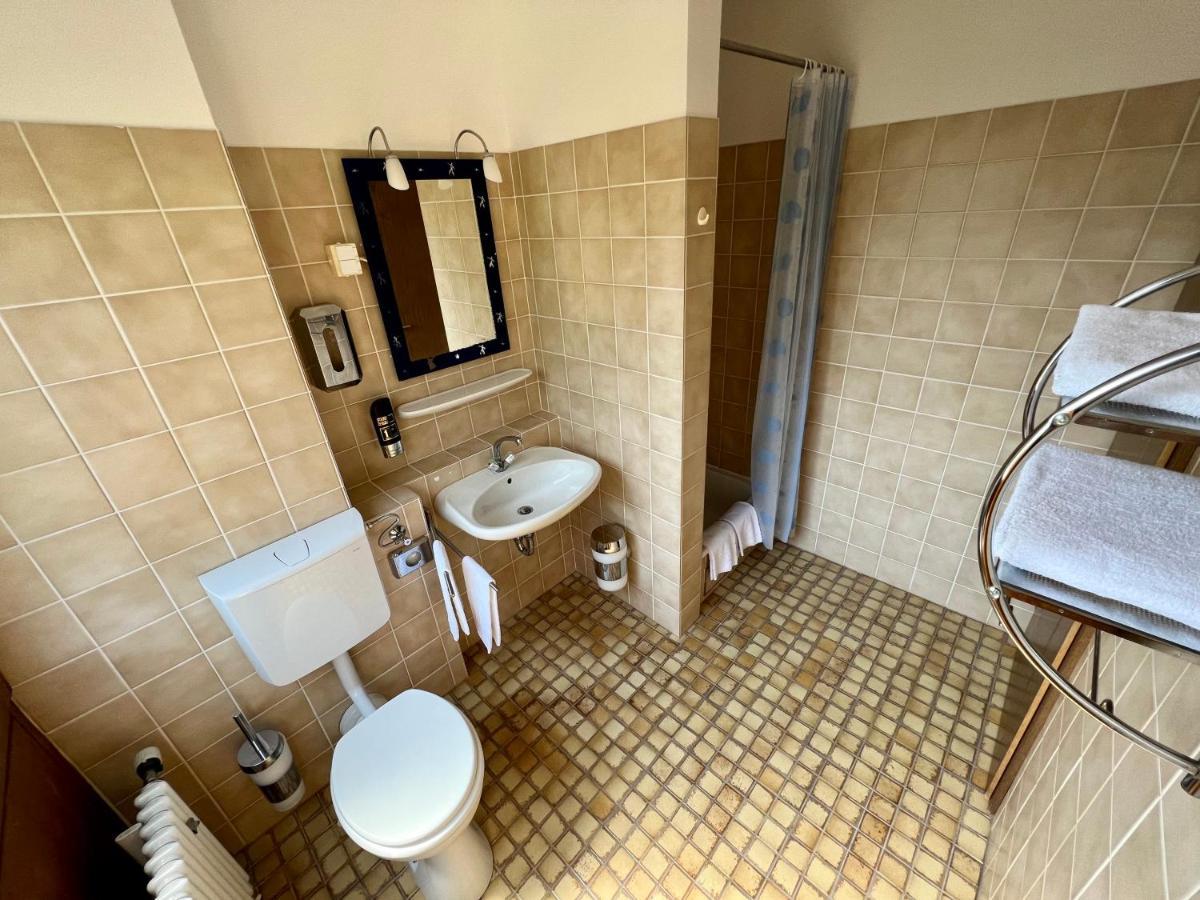 Donauwörth Hotel-Gasthof Deutschmeister מראה חיצוני תמונה