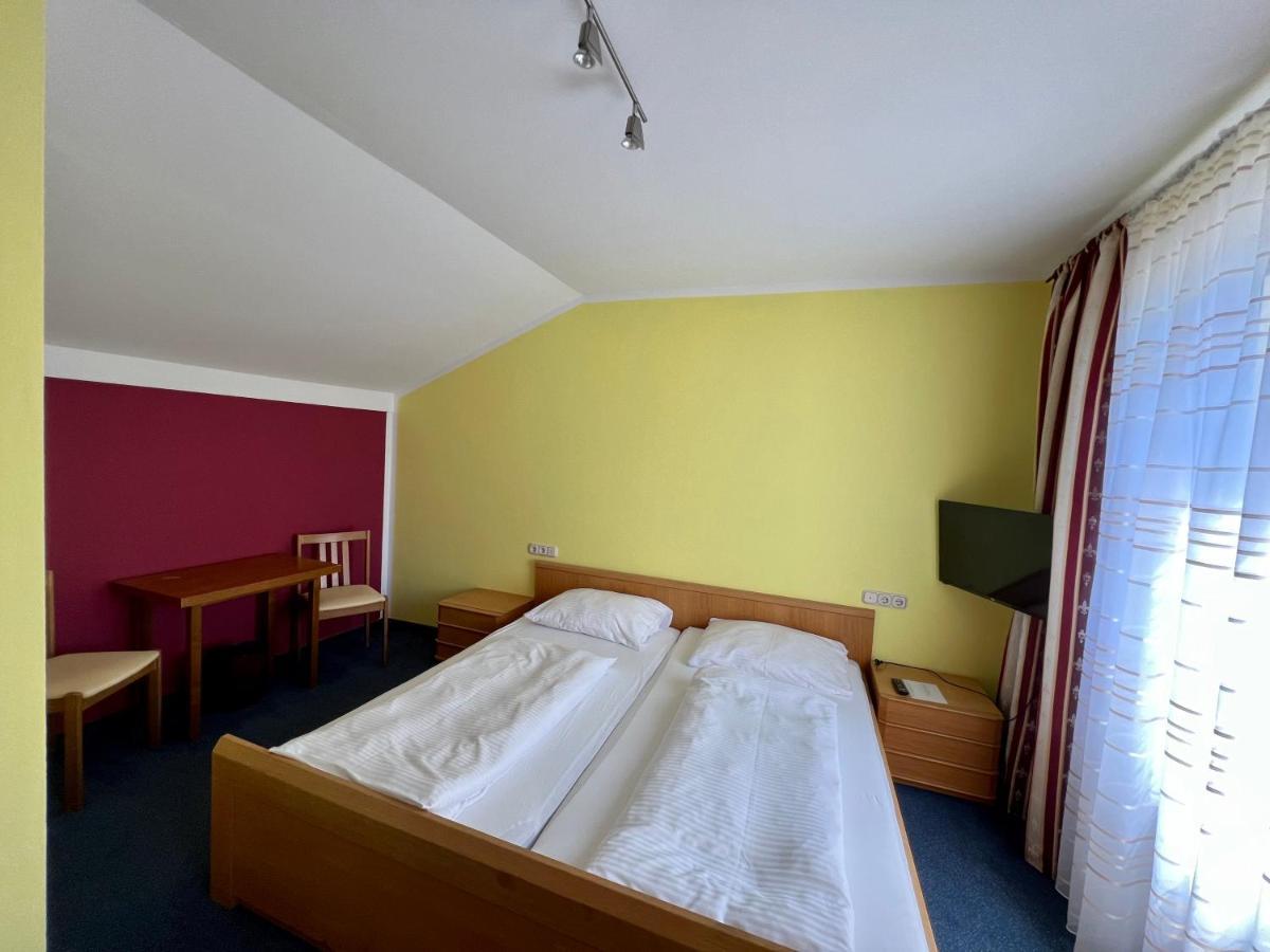 Donauwörth Hotel-Gasthof Deutschmeister מראה חיצוני תמונה